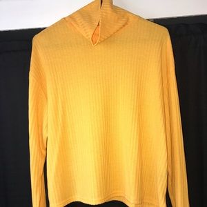 Yellow turtleneck long sleeve never worn